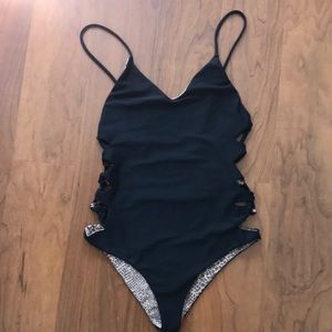 Acacia Storm xsmall ONE PIECE